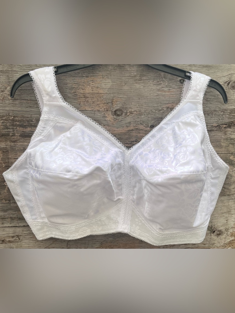 Bra Ultimate Shoulder Comfort Side & Back Smoothing Playtex 46DD White New